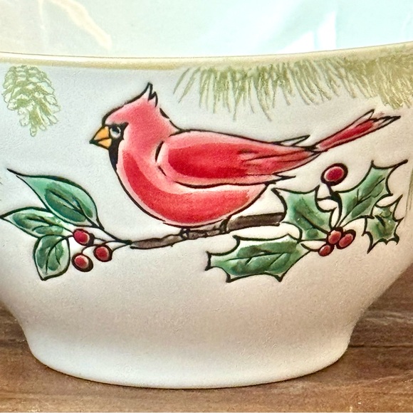 Red Robin with Holly & Berries 6” Traditional Holiday Bowl - Picture 3 of 7